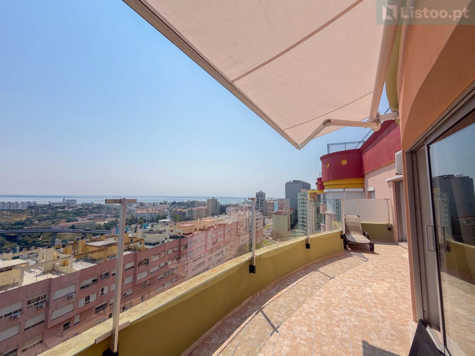 Apartamento T1 para Venda em Areeiro Foto 4