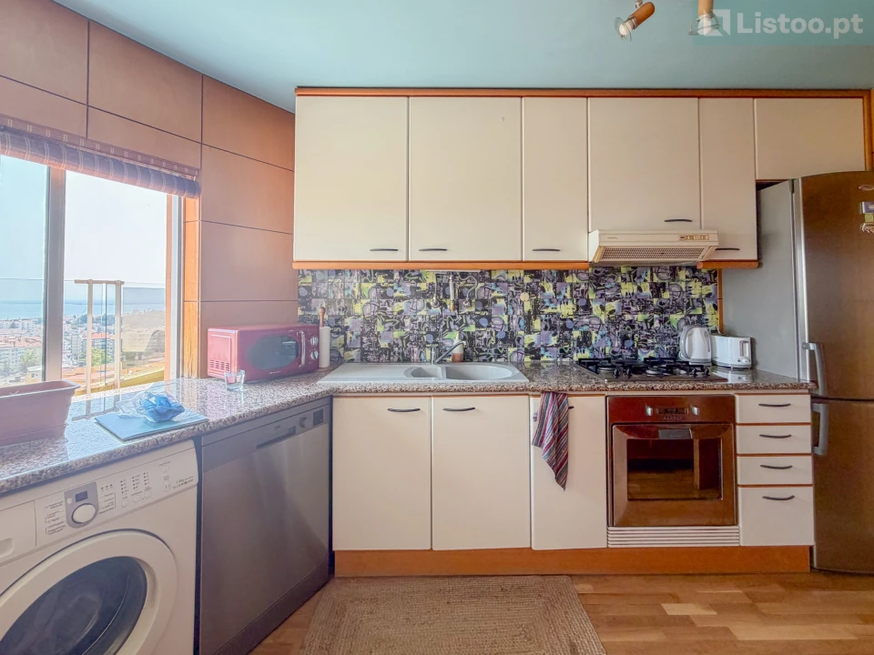 Apartamento T1 para Venda em Areeiro Foto 11