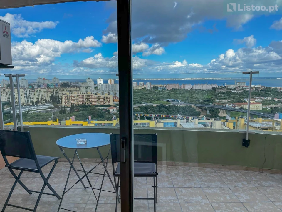 Apartamento T1 para Venda em Areeiro Foto 27
