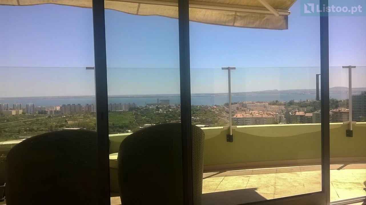 Apartamento T1 para Venda em Areeiro Foto 29