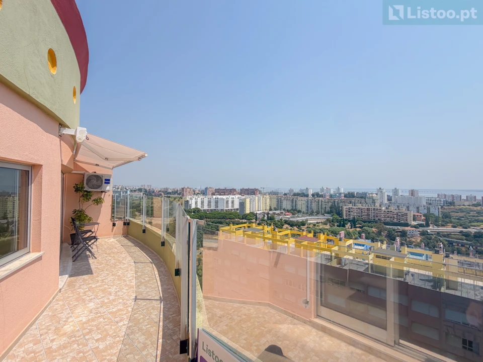 Apartamento T1 para Venda em Areeiro Foto 2