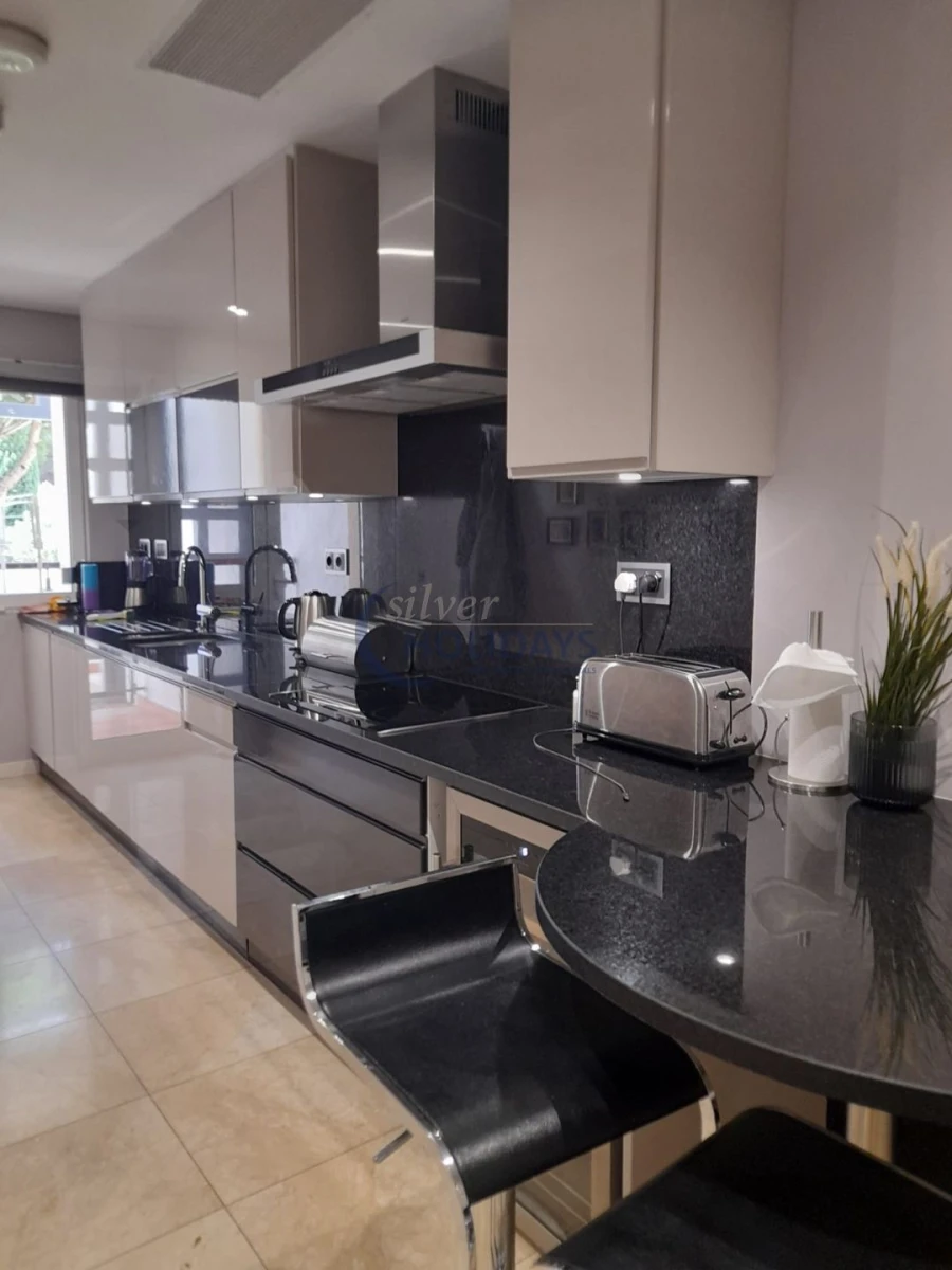 Apartamento T2 para Venda em Quarteira Foto 6
