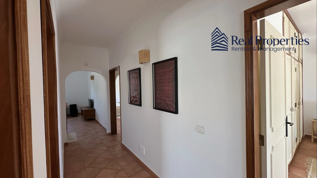 Moradia T5 para Venda em Almancil Foto 17