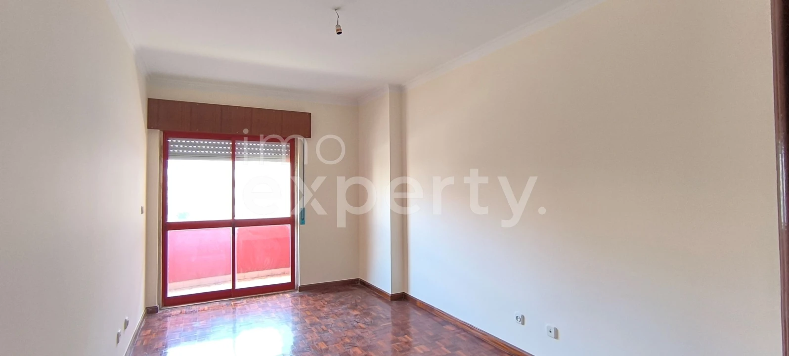 Apartamento T2 para Venda em Algueirão-Mem Martins Foto 9