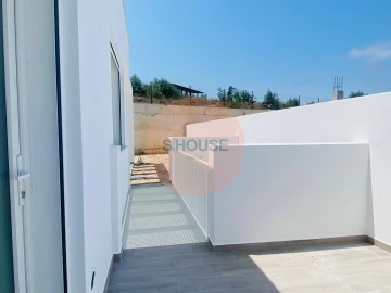 Moradia T4 para Venda em Santa Maria, São Pedro e Sobral da Lagoa