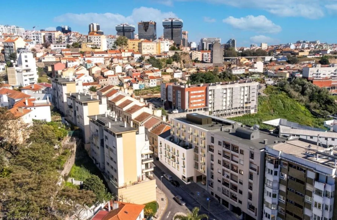 Apartamento T3 para Venda em Campolide Foto 26