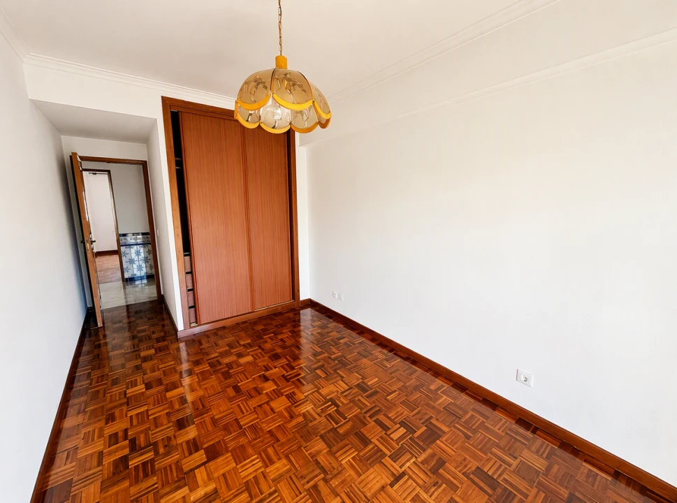 Apartamento T2 para Arrendamento em Loures Foto 8