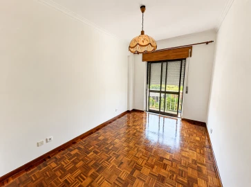Apartamento T2 para Arrendamento em Loures