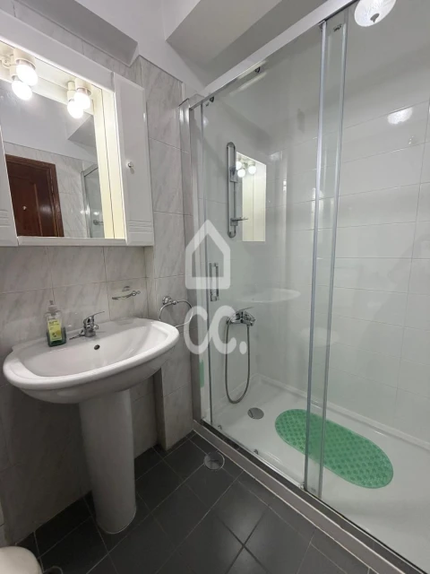 Apartamento T2 para Arrendamento em Loures