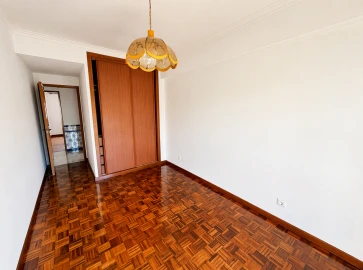 Apartamento T2 para Arrendamento em Loures