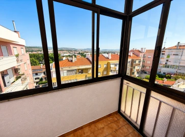 Apartamento T2 para Arrendamento em Loures