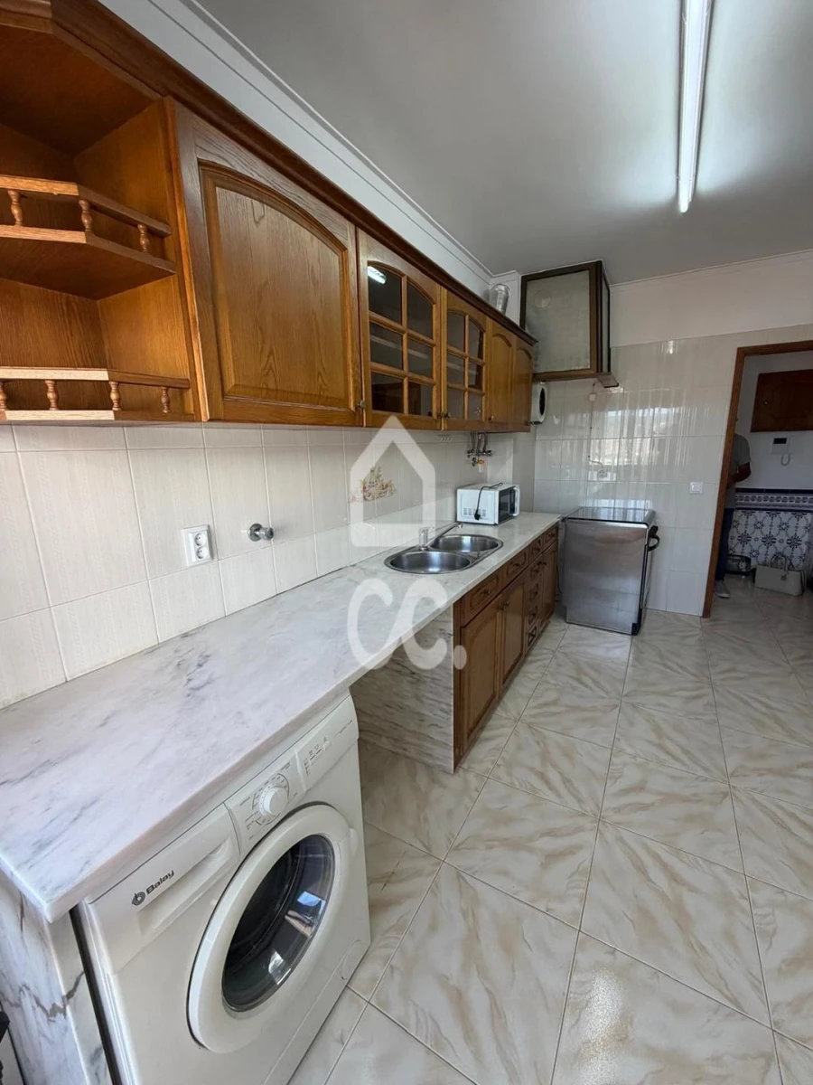 Apartamento T2 para Arrendamento em Loures Foto 16