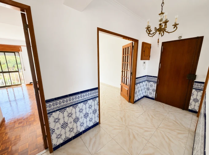 Apartamento T2 para Arrendamento em Loures Foto 5