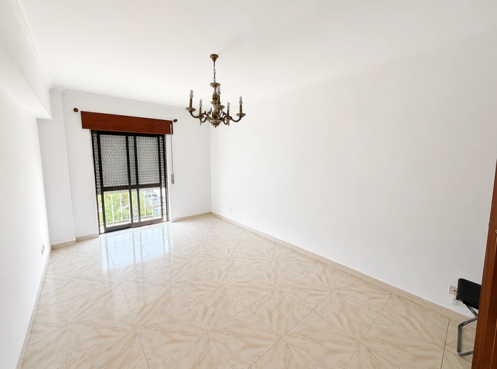 Apartamento T2 para Arrendamento em Loures Foto 1