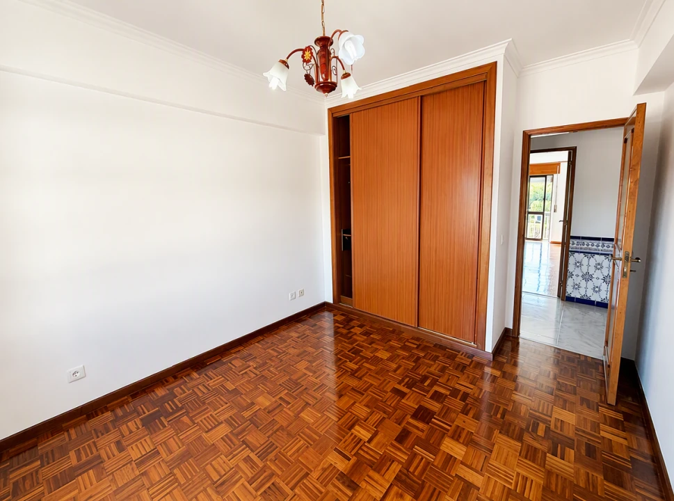 Apartamento T2 para Arrendamento em Loures Foto 14