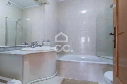 Apartamento T3 para Venda em Selho (São Jorge)