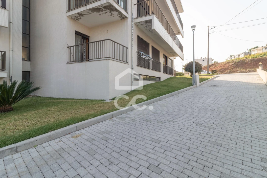 Apartamento T3 para Venda em Selho (São Jorge) Foto 22