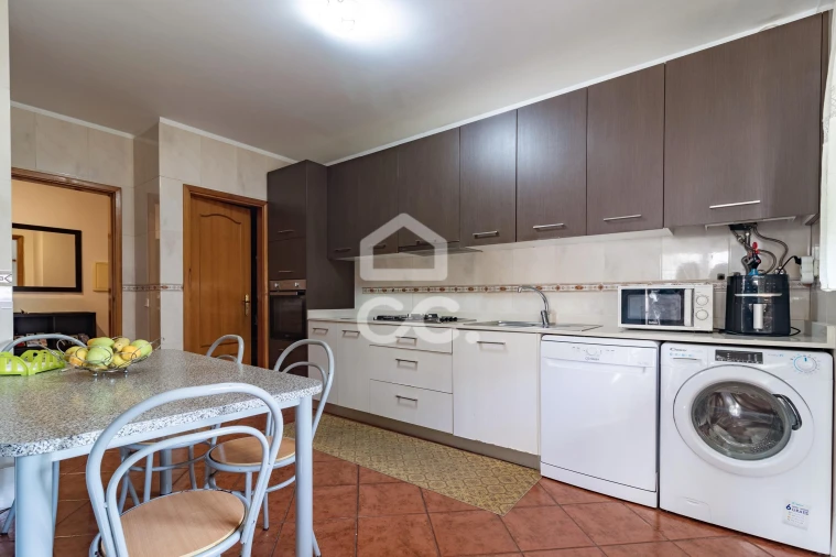 Apartamento T3 para Venda em Selho (São Jorge) Foto 7