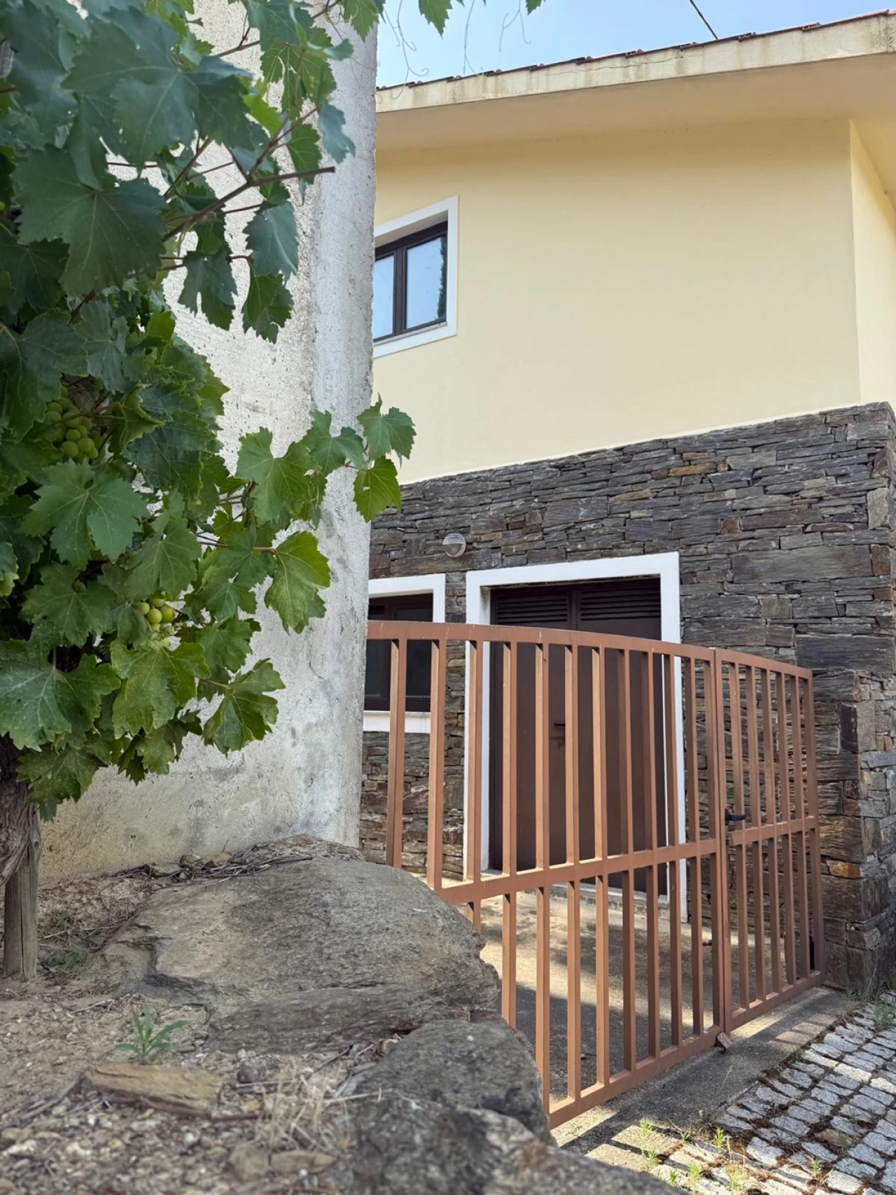 Quinta T3 para Venda em Seixo de Ansiães Foto 12