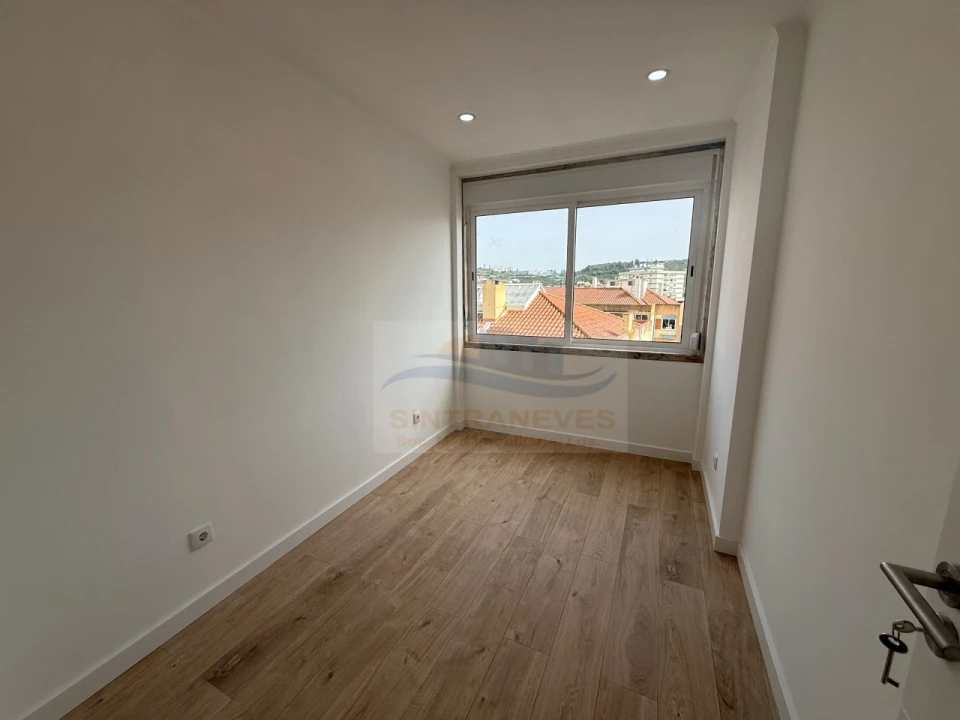 Apartamento T3 para Venda em Odivelas Foto 6