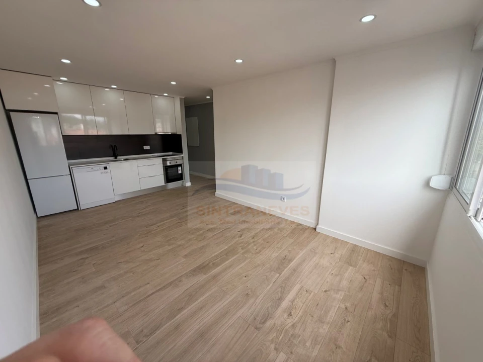Apartamento T3 para Venda em Odivelas Foto 1
