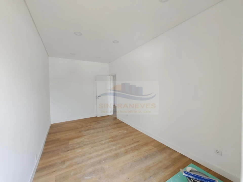 Apartamento T1 para Venda em Águas Livres Foto 2