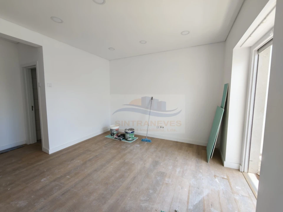 Apartamento T1 para Venda em Águas Livres Foto 4