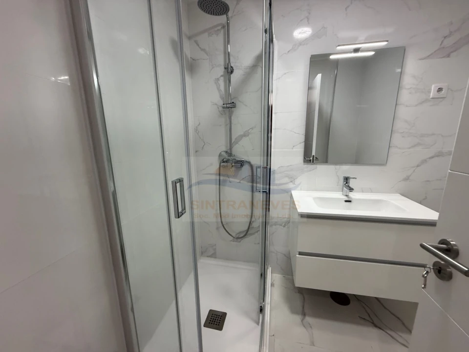 Apartamento T1 para Venda em Águas Livres Foto 6