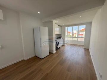 Apartamento T1 para Venda em Águas Livres