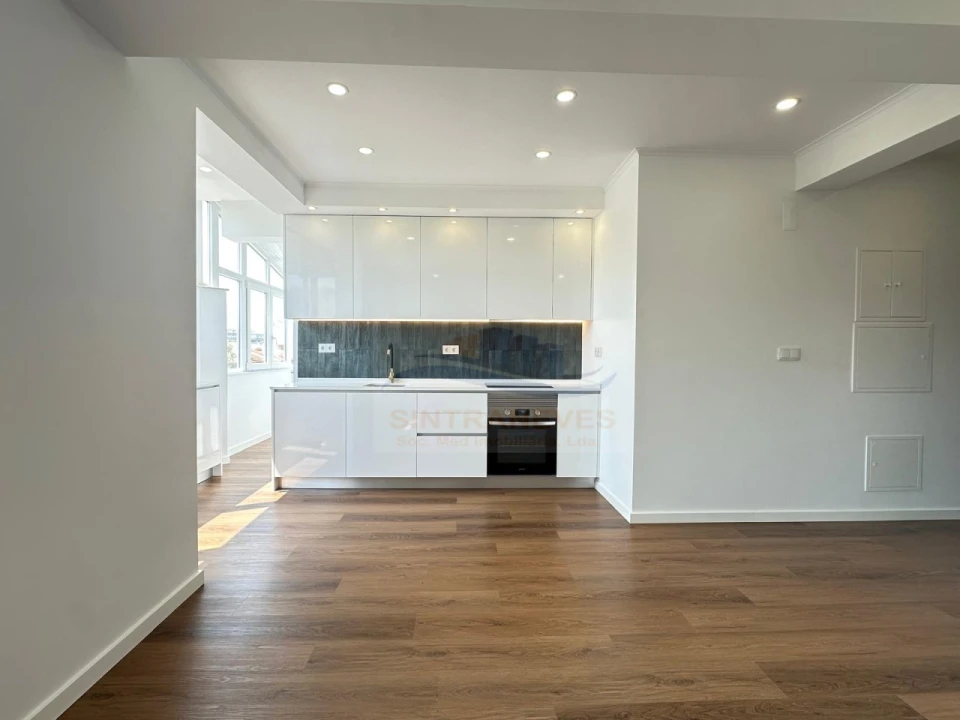 Apartamento T2 para Venda em Venteira Foto 6
