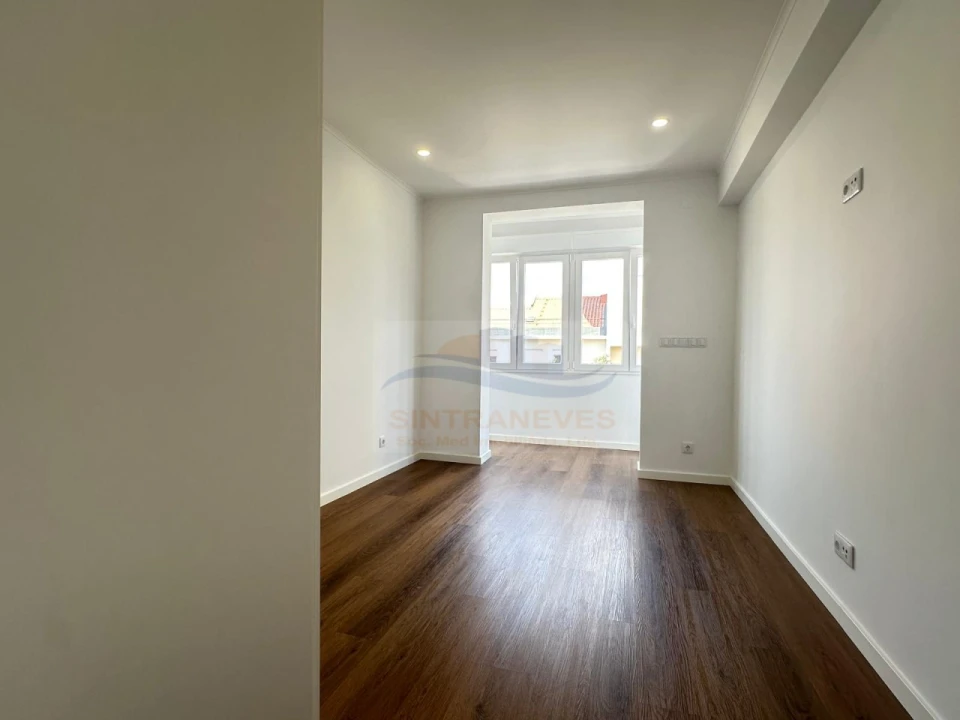 Apartamento T2 para Venda em Venteira Foto 19