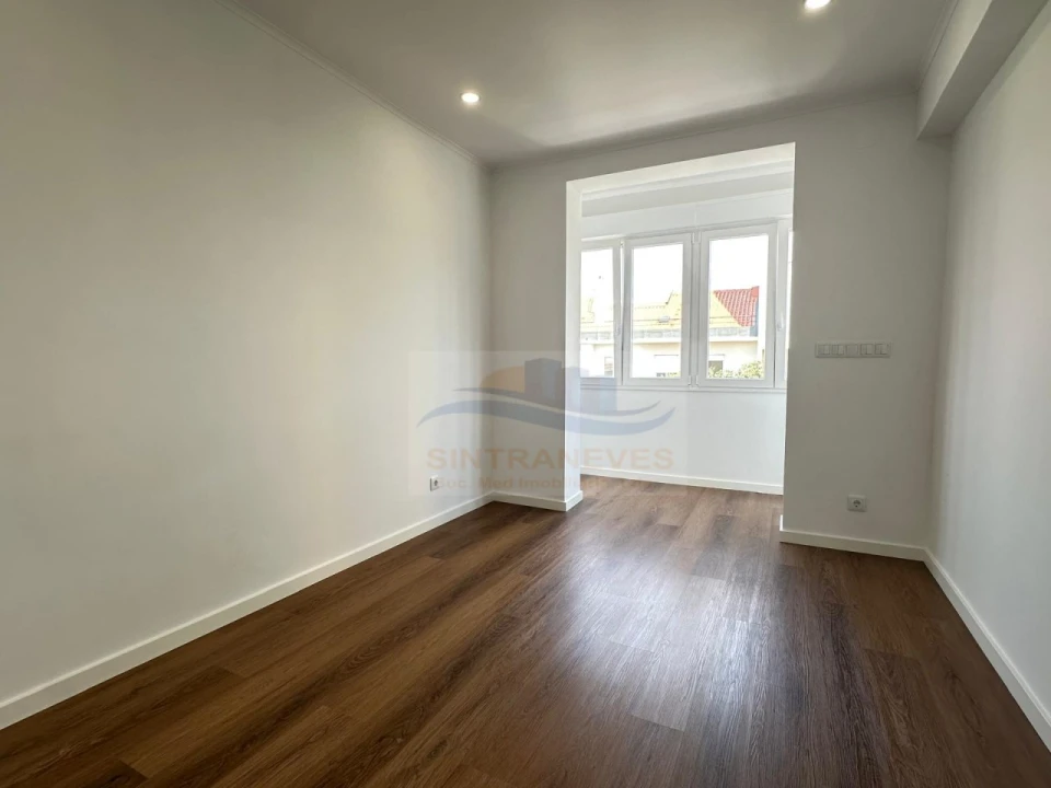 Apartamento T2 para Venda em Venteira Foto 20