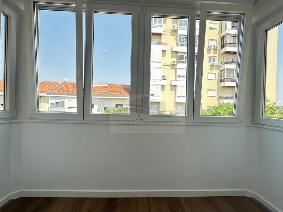Apartamento T2 para Venda em Venteira Foto 21