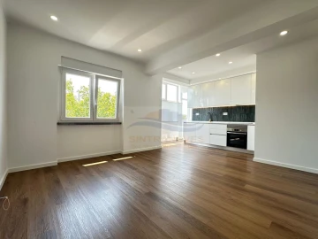 Apartamento T2 para Venda em Venteira