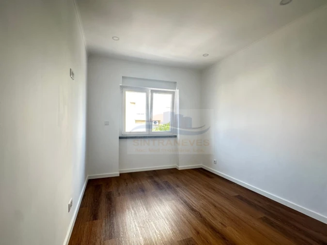 Apartamento T2 para Venda em Venteira Foto 24