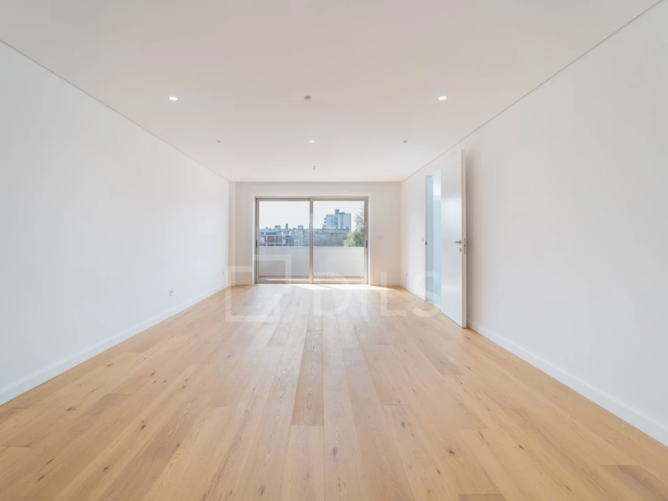 Apartamento T3 para Venda em Lordelo do Ouro e Massarelos Foto 3