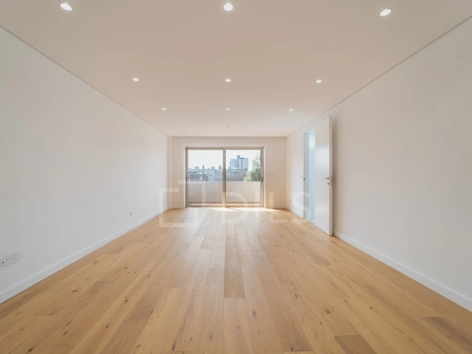 Apartamento T3 para Venda em Lordelo do Ouro e Massarelos Foto 12