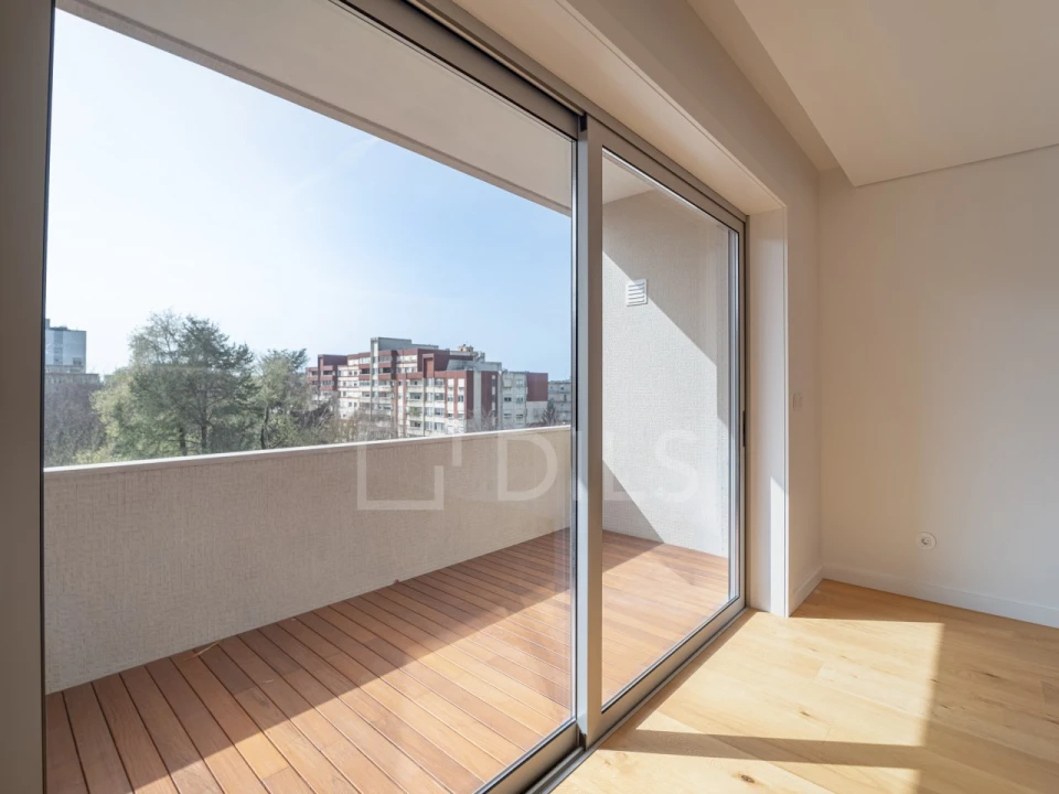 Apartamento T3 para Venda em Lordelo do Ouro e Massarelos Foto 18