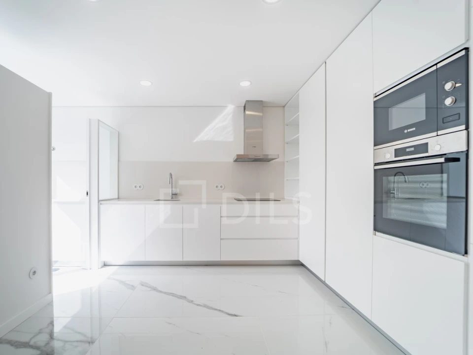 Apartamento T3 para Venda em Lordelo do Ouro e Massarelos Foto 5