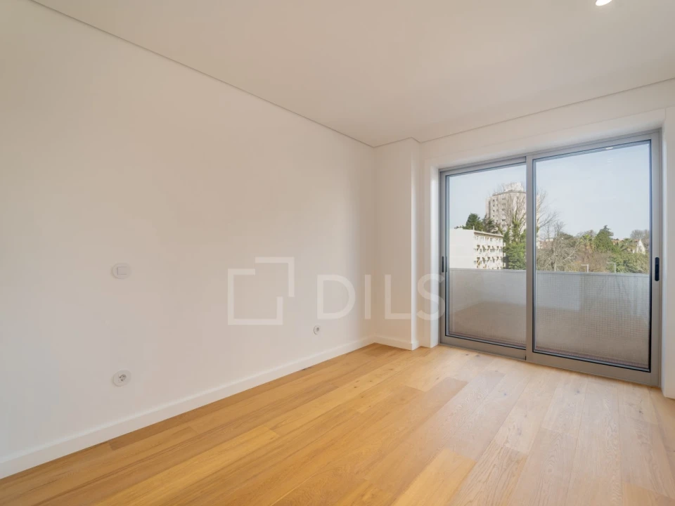 Apartamento T3 para Venda em Lordelo do Ouro e Massarelos Foto 28