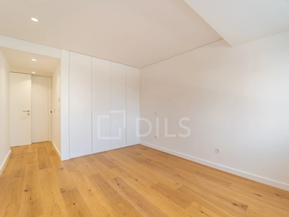 Apartamento T3 para Venda em Lordelo do Ouro e Massarelos Foto 9