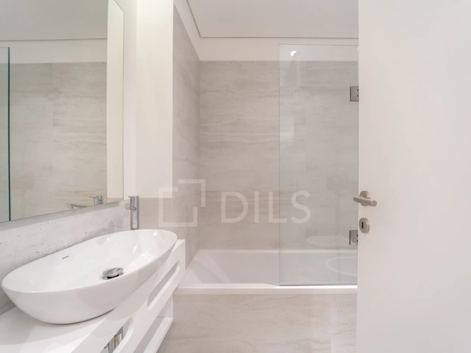 Apartamento T3 para Venda em Lordelo do Ouro e Massarelos Foto 32