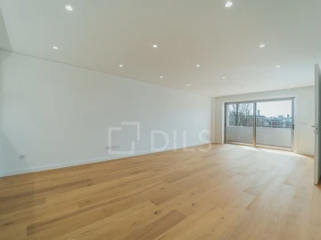Apartamento T3 para Venda em Lordelo do Ouro e Massarelos