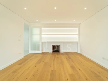 Apartamento T3 para Venda em Lordelo do Ouro e Massarelos