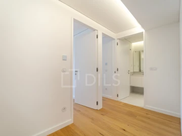 Apartamento T3 para Venda em Lordelo do Ouro e Massarelos