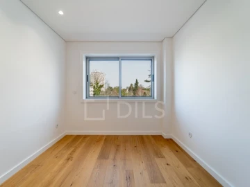 Apartamento T3 para Venda em Lordelo do Ouro e Massarelos