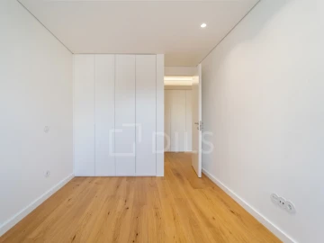 Apartamento T3 para Venda em Lordelo do Ouro e Massarelos