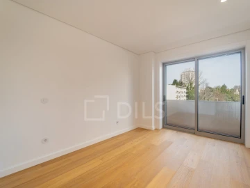 Apartamento T3 para Venda em Lordelo do Ouro e Massarelos