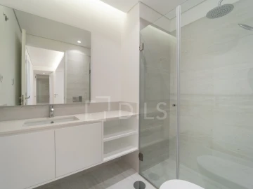Apartamento T3 para Venda em Lordelo do Ouro e Massarelos