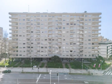 Apartamento T3 para Venda em Lordelo do Ouro e Massarelos